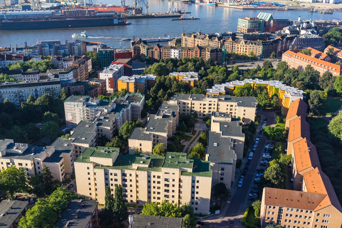 Das Luftbild zeigt das Quartier am Hexenberg.