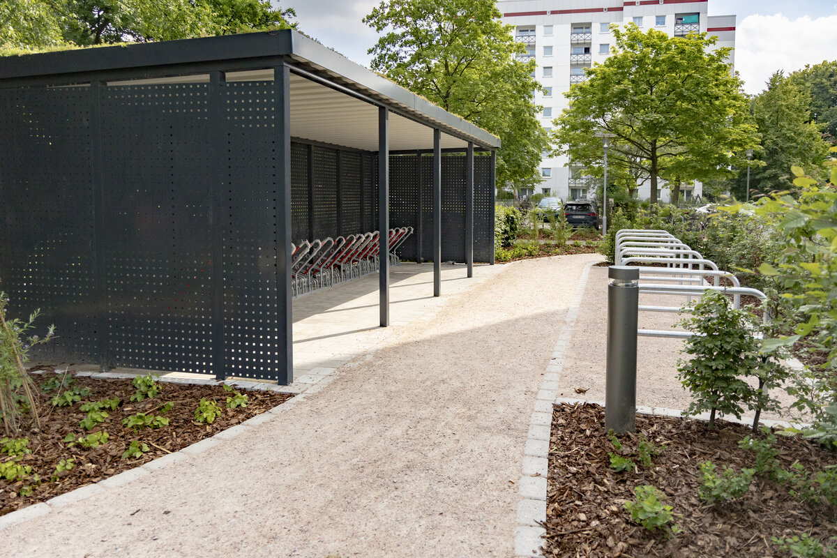 Neue Fahrradhäuser in den Außenanlagen der Grunewaldstraße | © Thomas Duffé